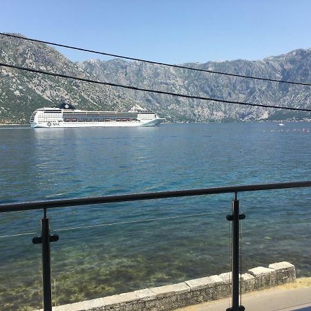 Apartment Stoliv Mare Kotor Bagian luar foto
