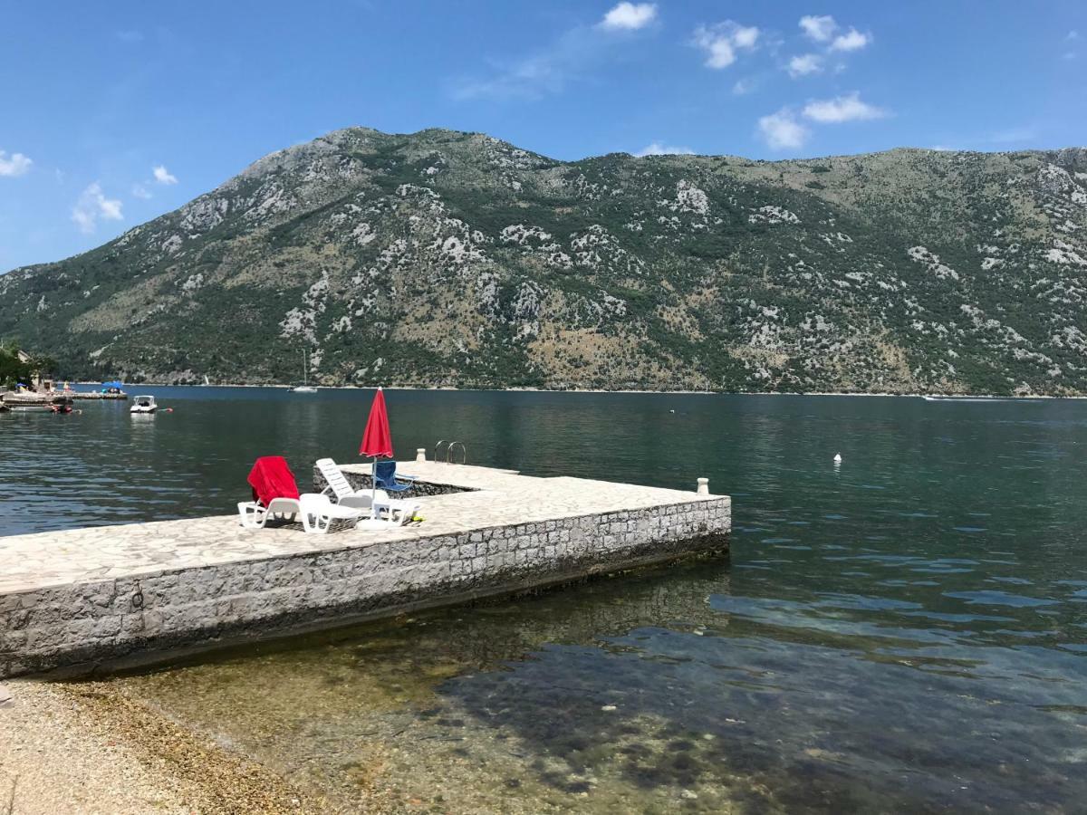 Apartment Stoliv Mare Kotor Bagian luar foto