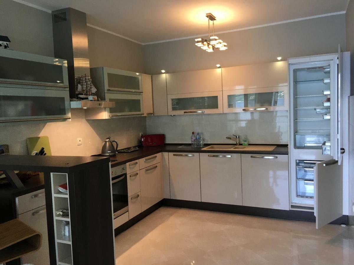 Apartment Stoliv Mare Kotor Bagian luar foto